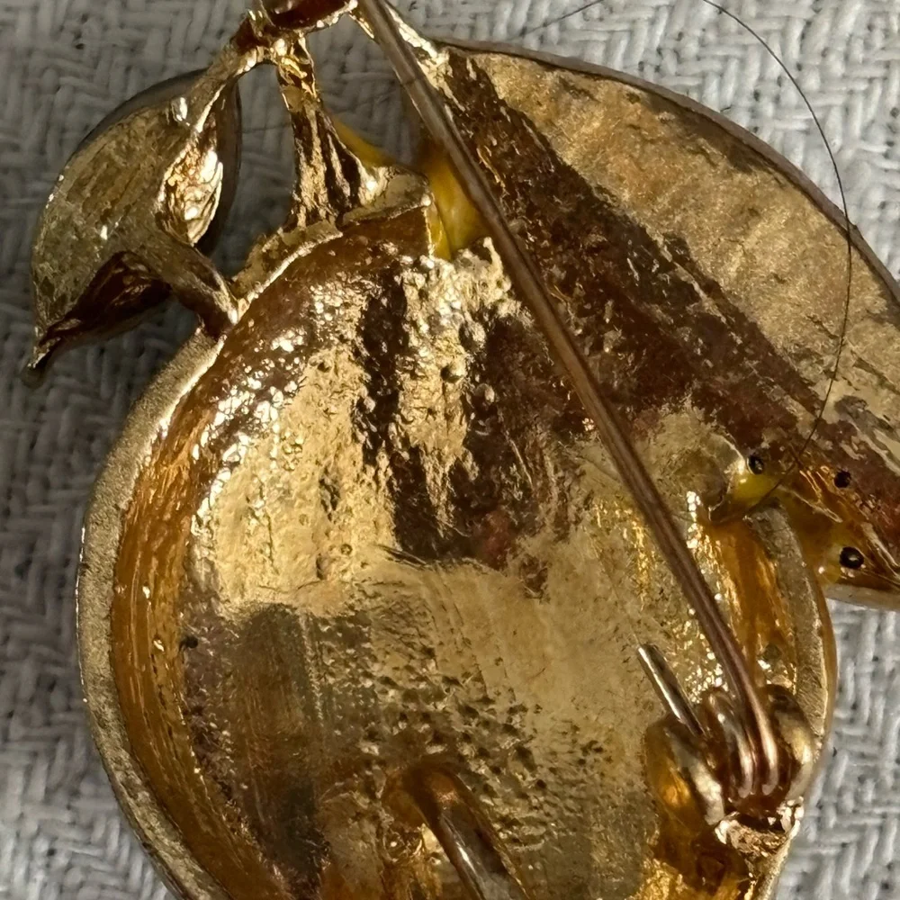 Vintage Estate Sale Gold-plated Brown Marbled Crystal Leaf Accent Brooch